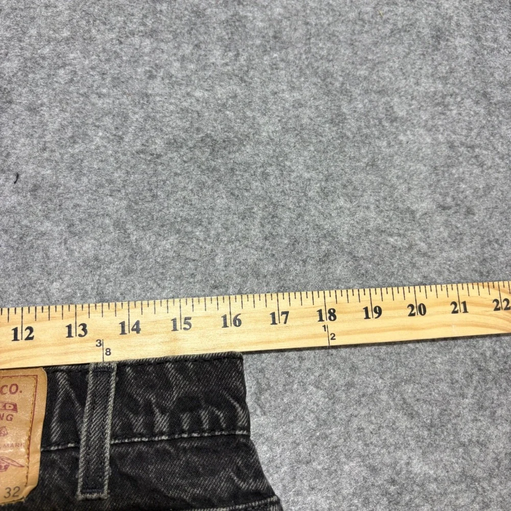 Vintage Levis 550 Relaxed Fit Tapered Leg Black Faded Jeans M 33x32 Made in USA